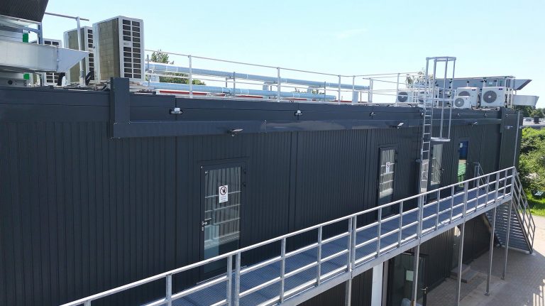 Laborcontainer im Projekteinsatz zur Erweiterung bestehender Laborkapazitäten